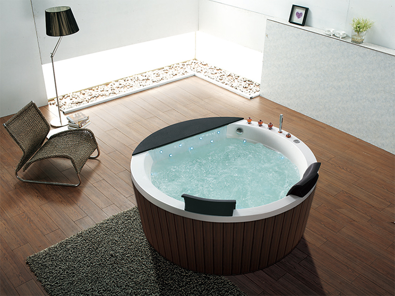 Luxury Acrylic Freestanding Waterfall Jacuzzis Indoor Spa Tub